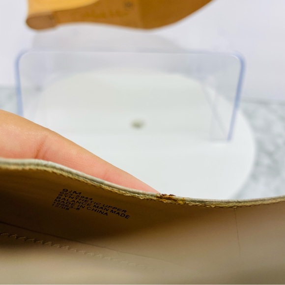 Nicole Miller Heeled Wedge Womens 9.5 Beige Round Toe Leather Minimalist Classy - Picture 9 of 11